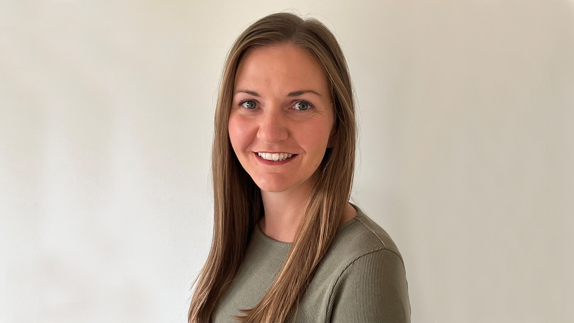 Emma Foster headshot