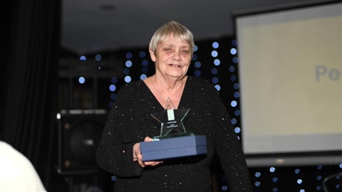 Lynne Aiston with her L&Q Living People Award