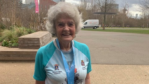 85-year-old marathon runner, Pam Duck