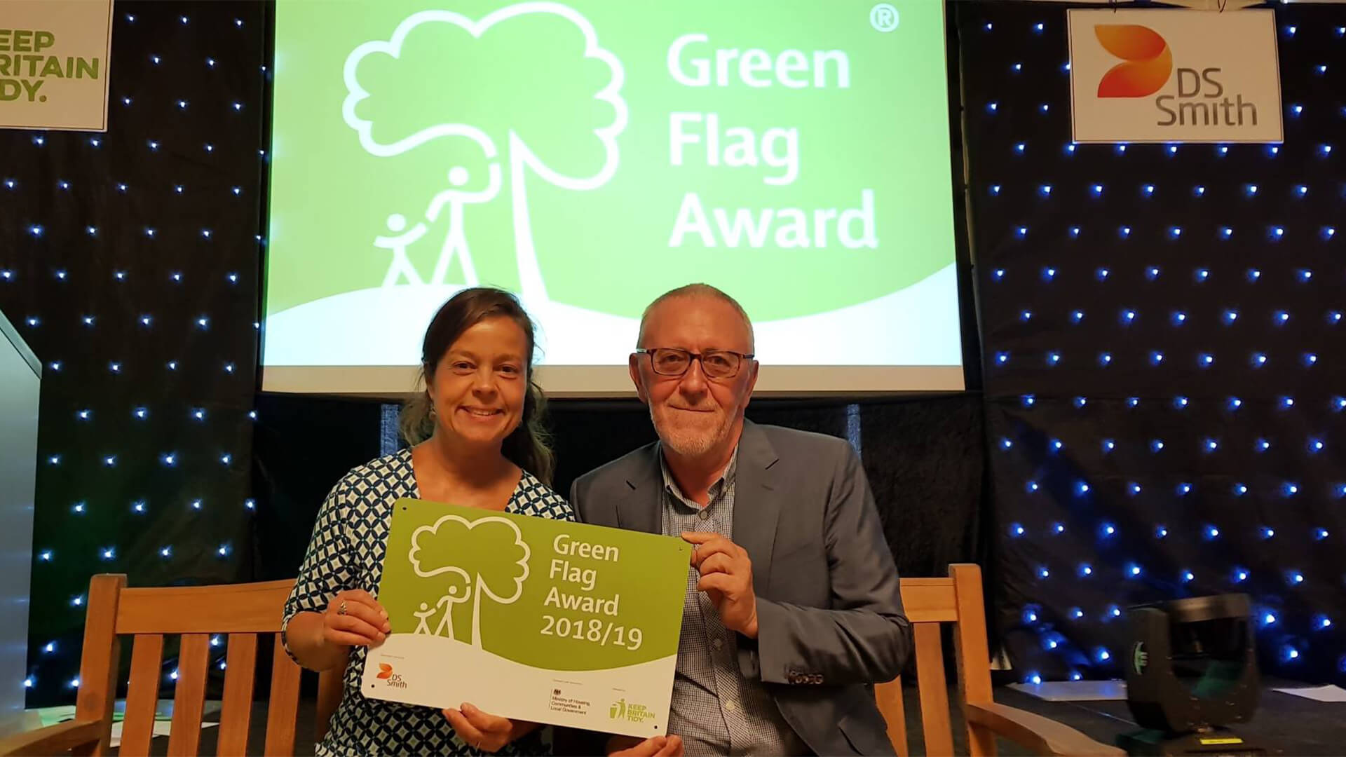 L&Q resident, Dave Bedford, receiving his award at the Unlock Net Zero awards ceremony